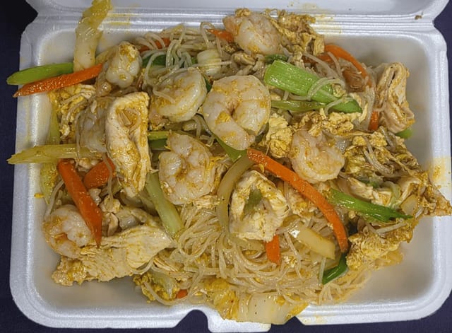 L4. Singapore Rice Noodle.