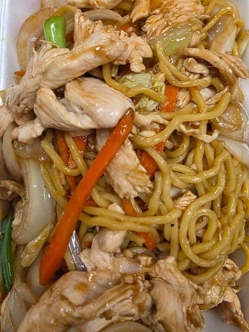 L6. Chicken Lo Mein.