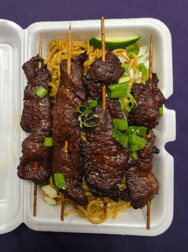 L2. Garlic Noodle with Teriyaki Beef.