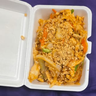 Pad Thai Noodles with Beef