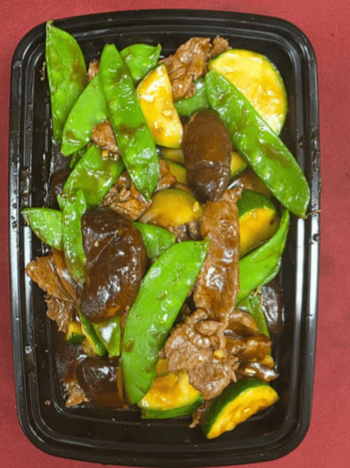 B6. Beef with Black Mushroom/snow Peas.