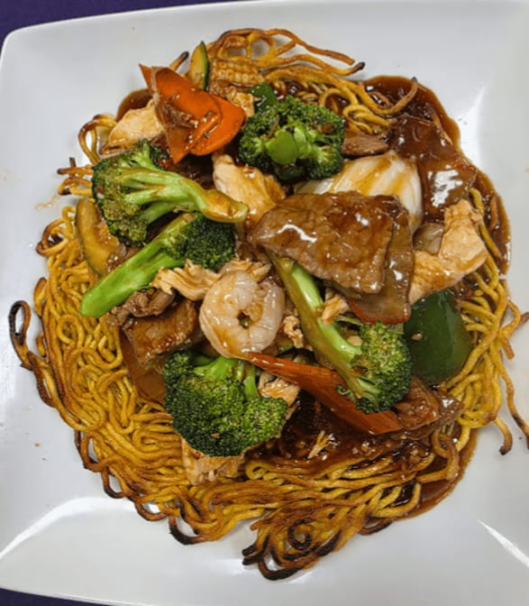 L3. House Pan Fried Noodle.